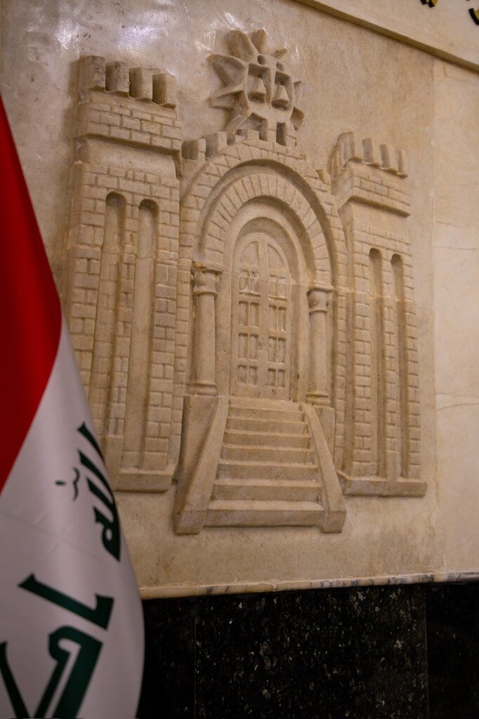 نحت بوابة القلعة